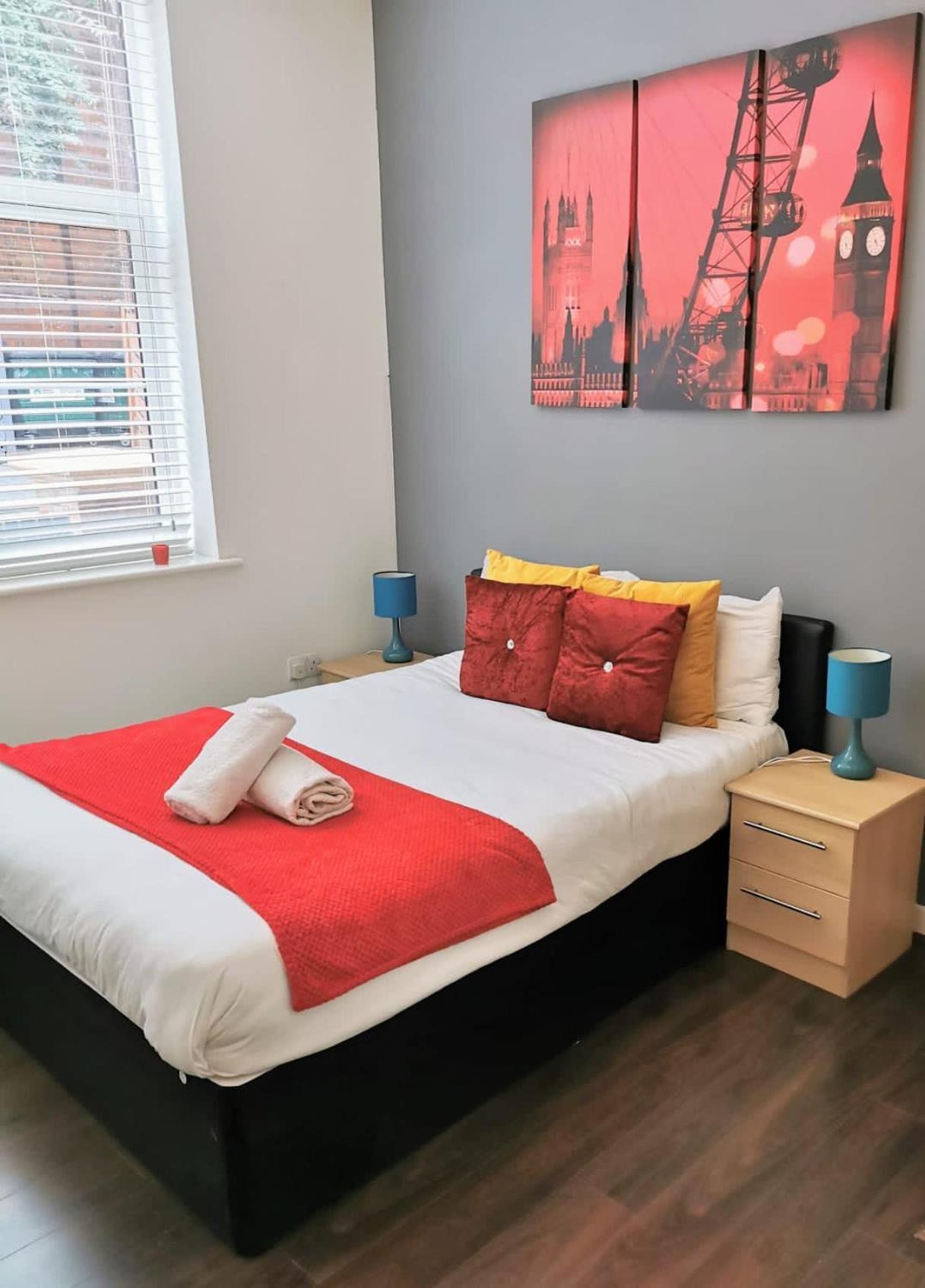 J Quarter - Sleeps 5 Long Term & Families Comfortably, 4 Beds, 2 Bathrooms Birmingham Eksteriør bilde