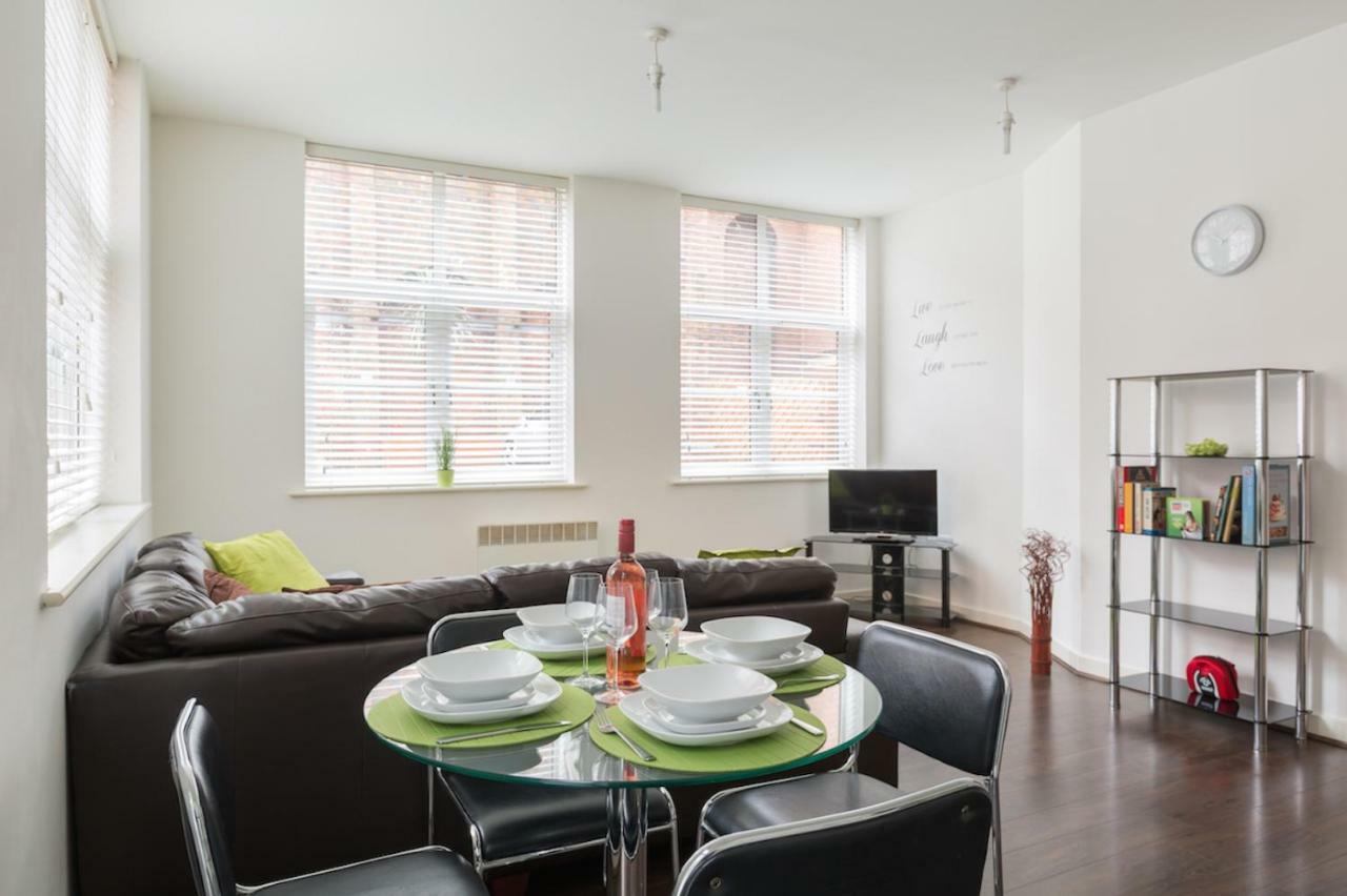 J Quarter - Sleeps 5 Long Term & Families Comfortably, 4 Beds, 2 Bathrooms Birmingham Eksteriør bilde
