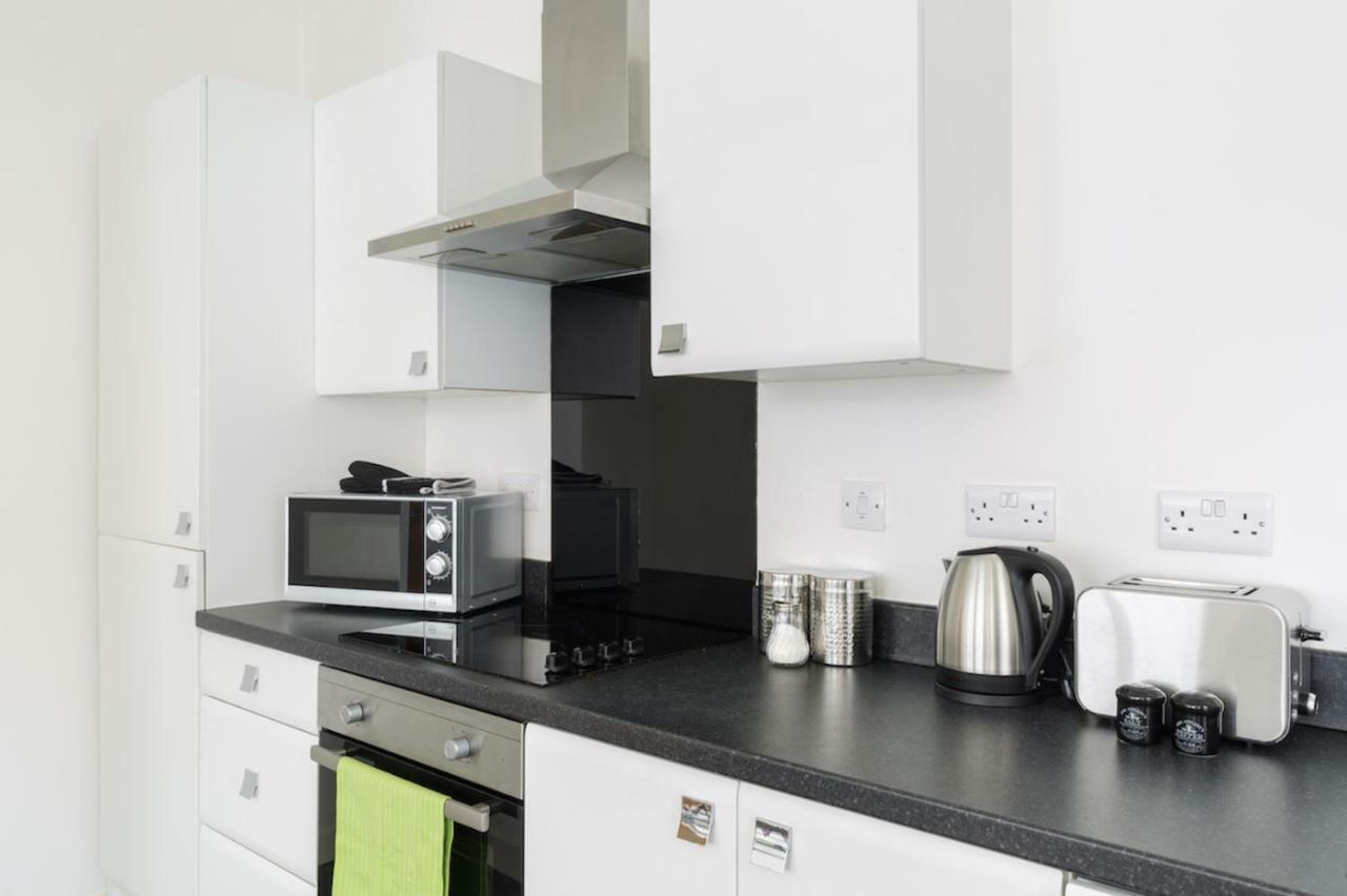 J Quarter - Sleeps 5 Long Term & Families Comfortably, 4 Beds, 2 Bathrooms Birmingham Eksteriør bilde